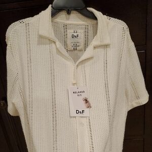 Men's White Open-Knit Short Sleeve Button Shirt.